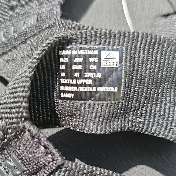 Reef Black Flip Flops - Picture 3 of 5